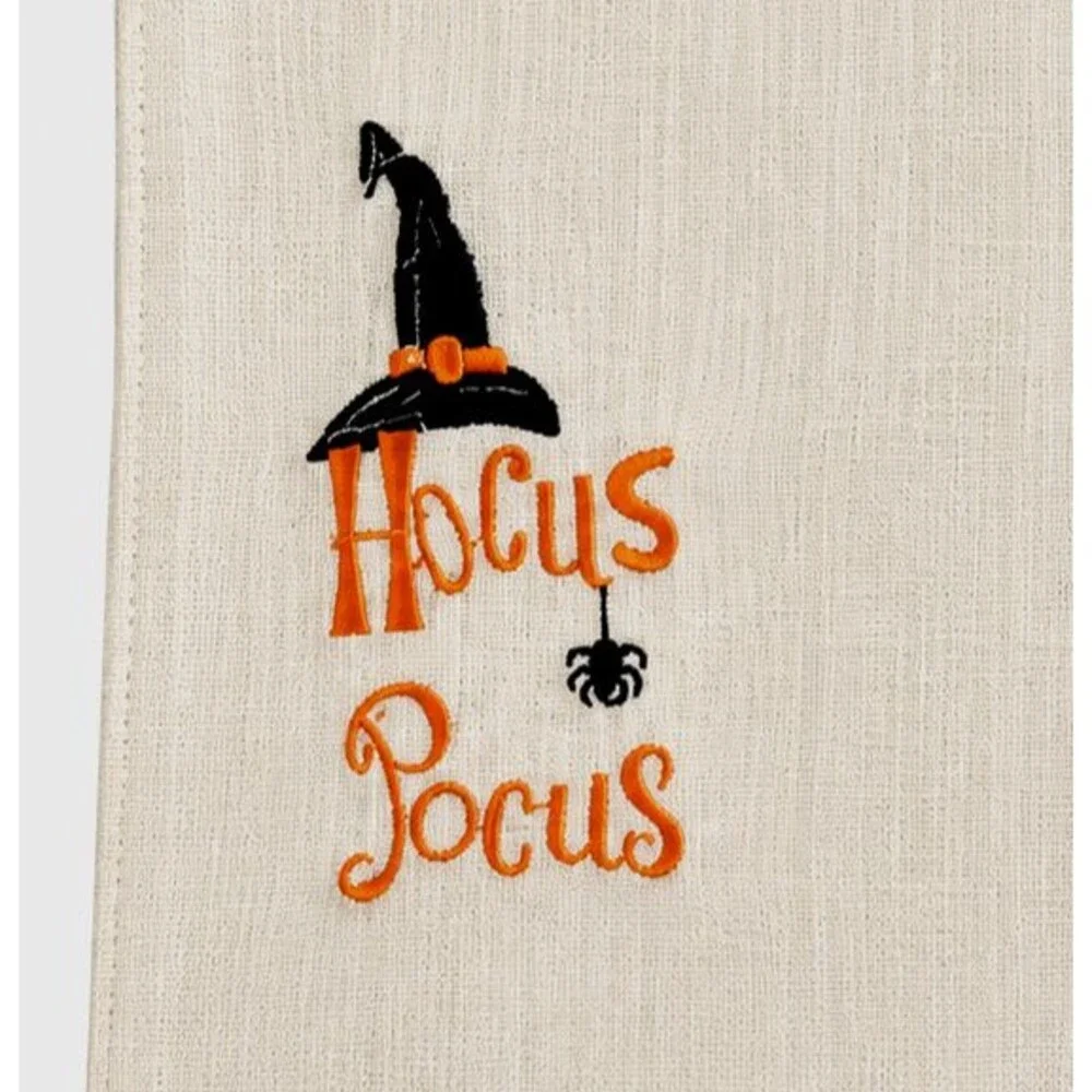 Max Studio Halloween Placemats Set of 4 Hocus Pocus Witch Hat Silver Metallic